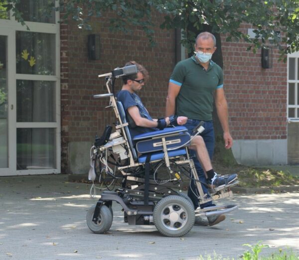 Man in rolstoel