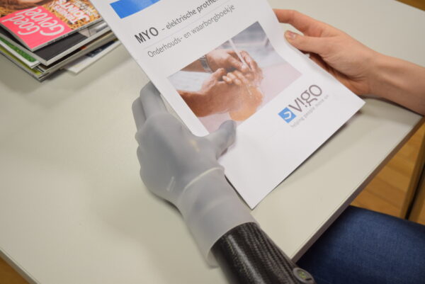 Myo-elektrische armprothese voor kinderen