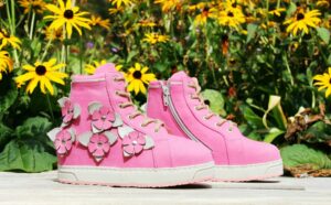 Roze orthopedische schoenen met bloemenmotief